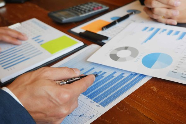 Comment analyser les journaux de sécurité pour détecter des anomalies?